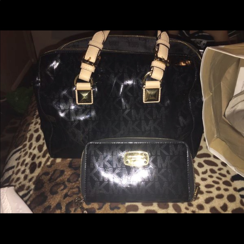 Michael kors purse & wallet